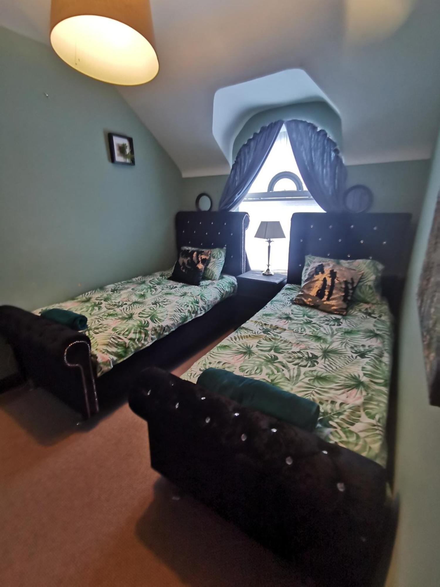 Palm Cove Bundoran Luxurious Sea View Balcony Free Wifi Netflix Sleeps 5公寓 外观 照片